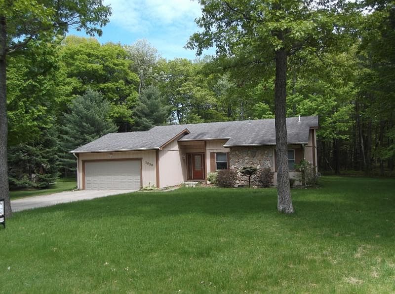 1st image of 7058 Lakewood Dr