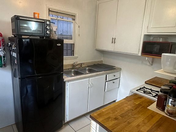 4th image of 4017 49th St