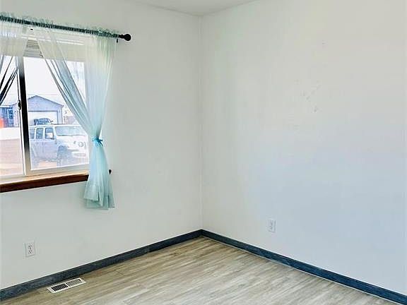 5th image of 2832 Gold Place