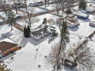 3103 Hillcrest Dr, Cedar Falls, IA 50613