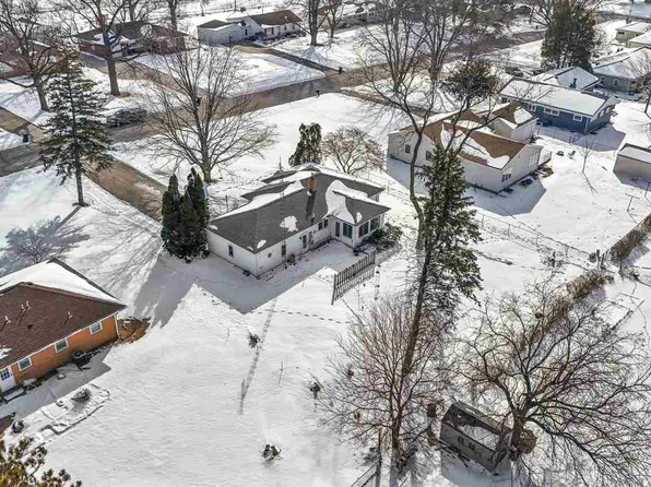 3103 Hillcrest Dr, Cedar Falls, IA 50613