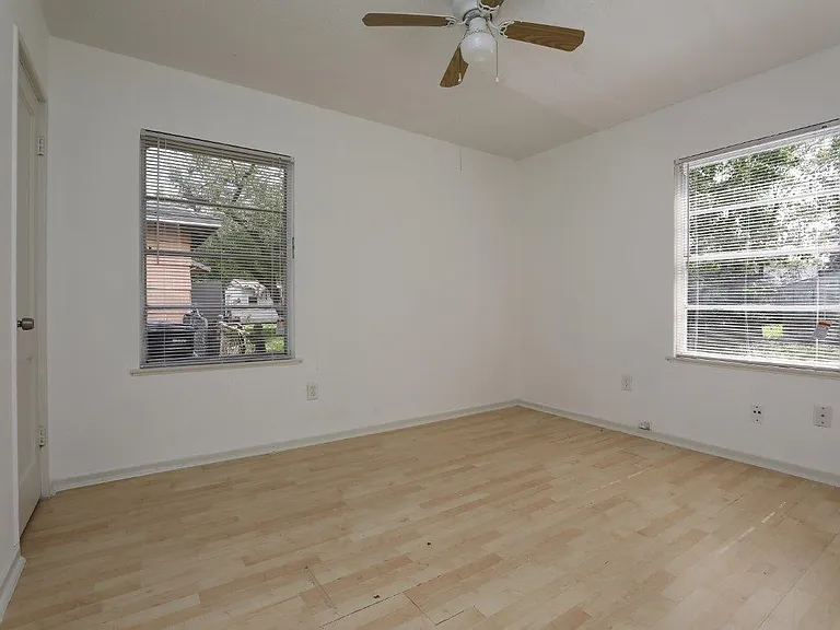 5418 Myrtlewood St — Photo 9