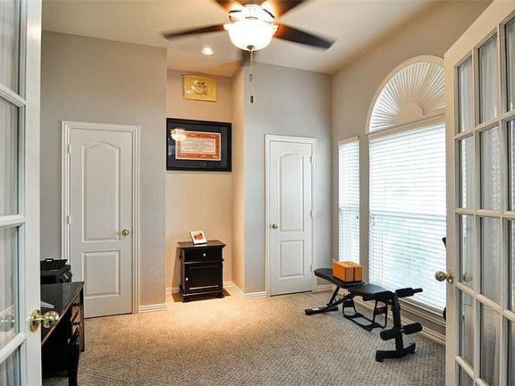 3rd image of 712 Brookwater Dr