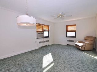 74-07 220th St, Oakland Gardens, NY 11364