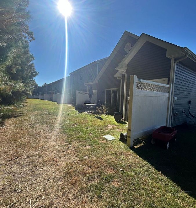2nd image of 525 Stockbridge Ct