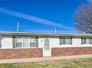 115 N 14th St, Wood River, IL 62095