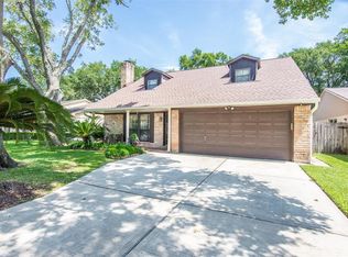 1318 Ashwood Dr, Sugar Land, TX 77498
