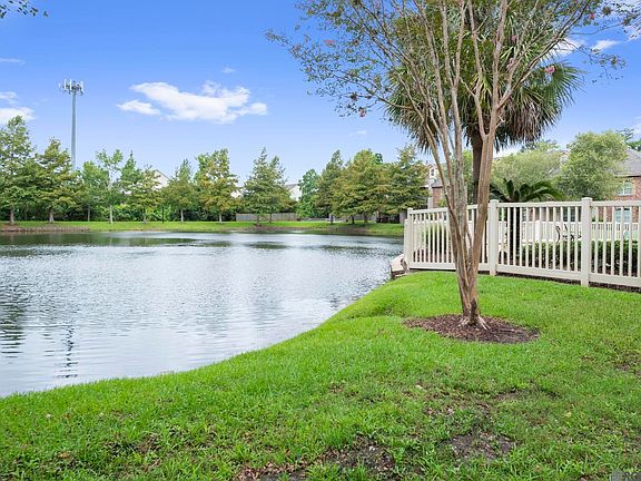 3rd image of 4637 Burbank Dr #309