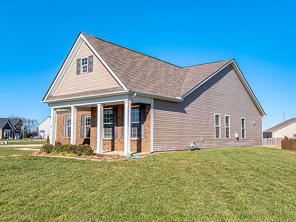 2nd image of 3431 Lantern Ln