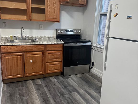 4th image of 115 Th Ave #Townhouse 107
