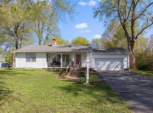 151 Dockside Cir, Lake Tapawingo, MO 64015