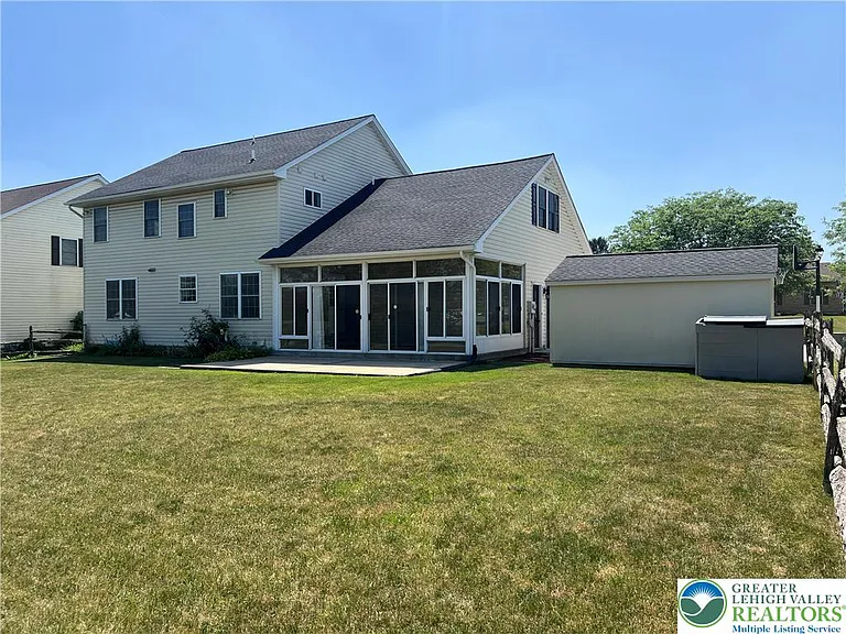 2593 Halleck Dr — Photo 38