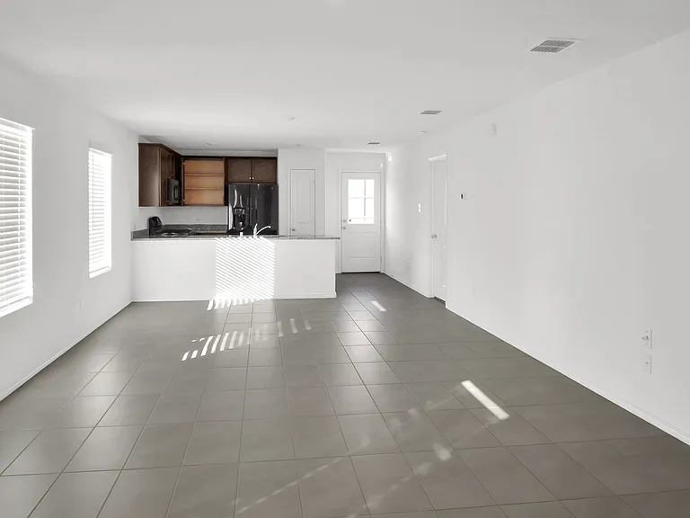 3604 Esperanza St — Photo 2
