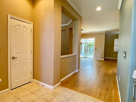 3rd image of 2937 Robinson Creek Ln