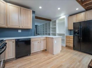 242 N 9th St, Allentown, PA 18102