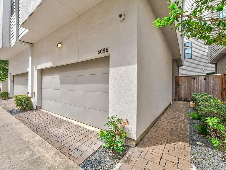 608 Middle St #E — Photo 32