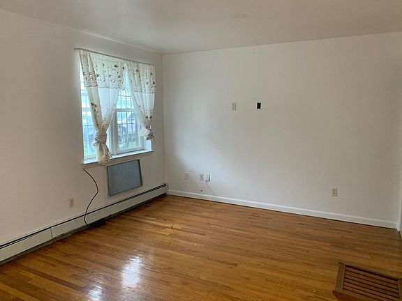 4th image of 8657 Bay 16 St #1B