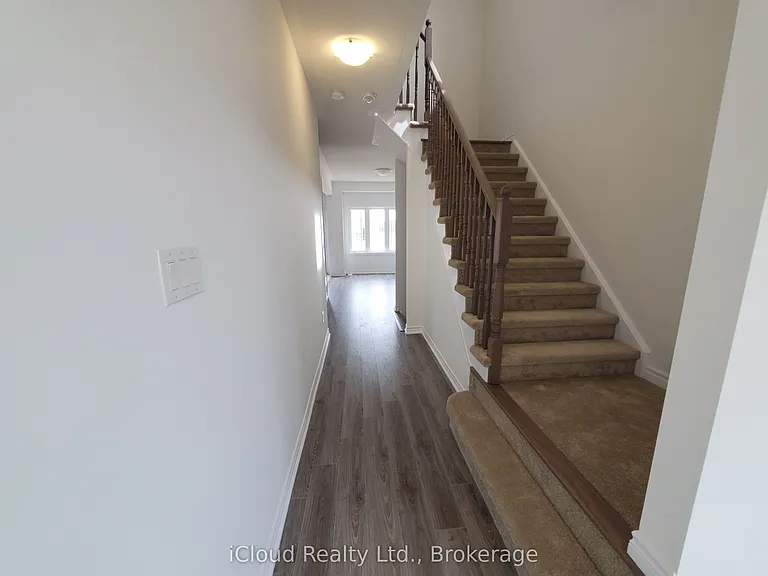 152 Werry Ave — Photo 6