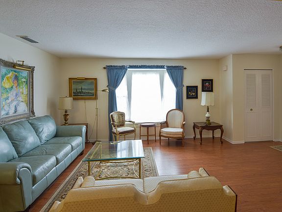 2nd image of 5617 Garden Lakes Dr