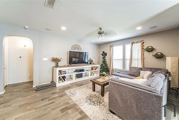 10320 Lastrup Dr — Photo 2