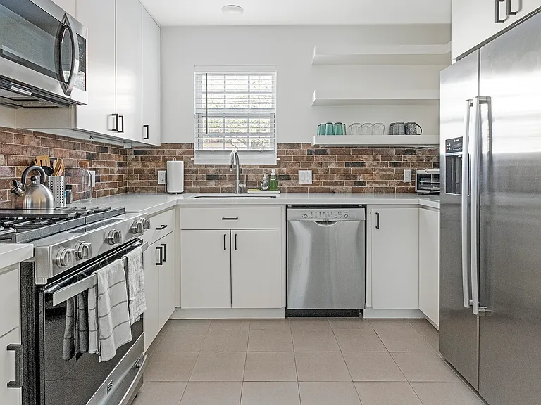 5004 Crawford St #C — Photo 7