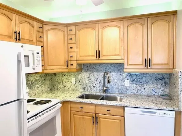 226 Northampton L, West Palm Beach, FL 33417