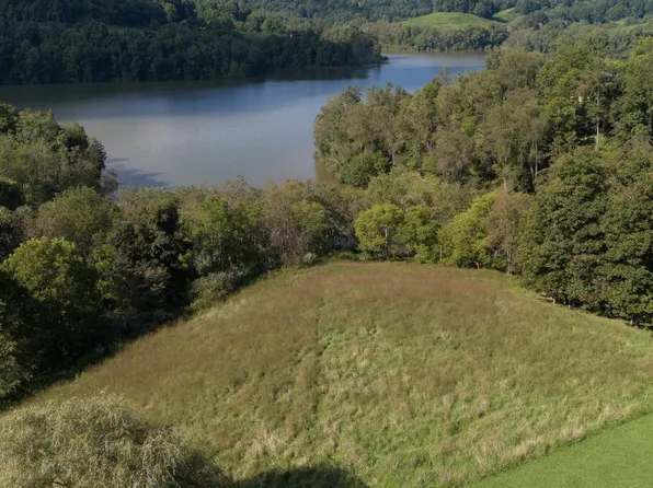 18 Sunrise Cir, Horner, WV 26372