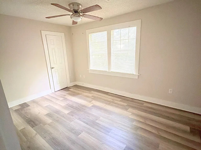 1450 Oaklawn St — Photo 15
