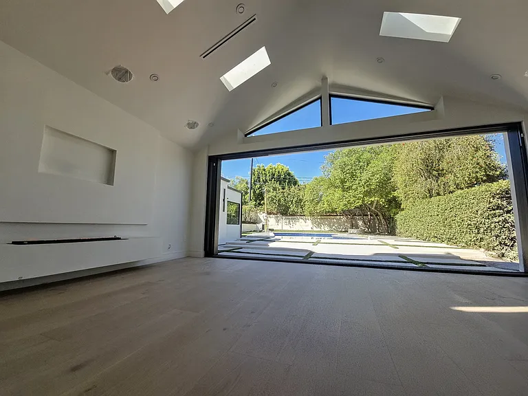4501 Canoga Dr — Photo 21