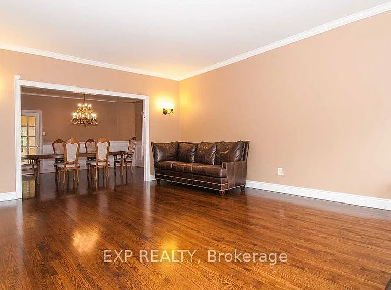 220 Viewmount Ave — Photo 6