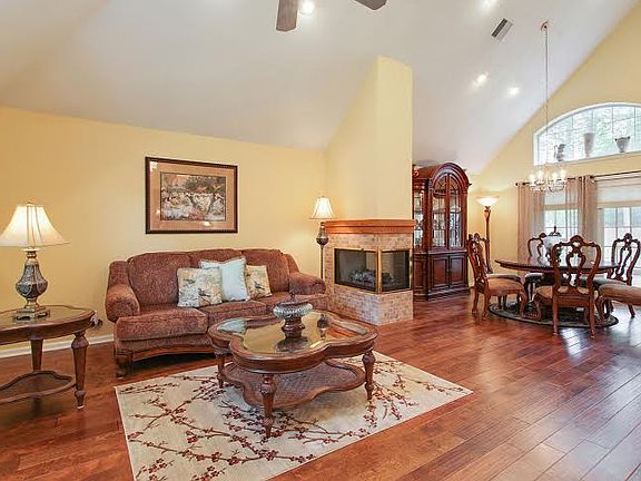 3rd image of 430 E Presidential Cir