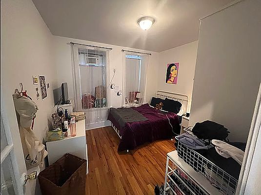 2nd image of 215 W 108th St APT 1