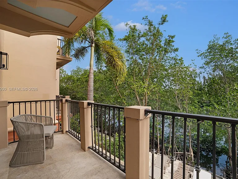 6226 Paradise Point Dr — Photo 36