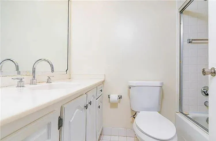 1203 Bahama Bnd #A2 — Photo 11