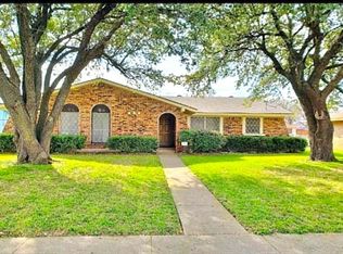 2752 Meadow Isle Ln, Dallas, TX