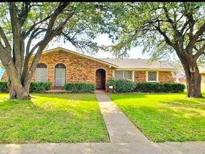 2752 Meadow Isle Ln, Dallas, TX, 75237