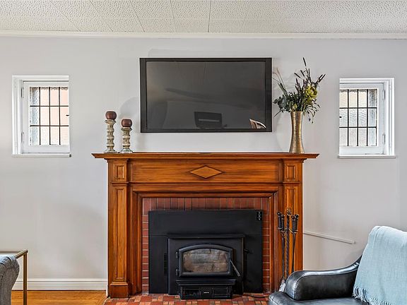 4th image of 5232 Oleatha Ave