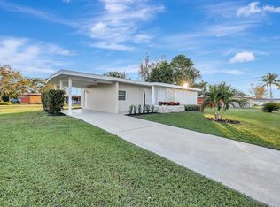 180 SE Soneto Ct, Port Saint Lucie, FL 34983