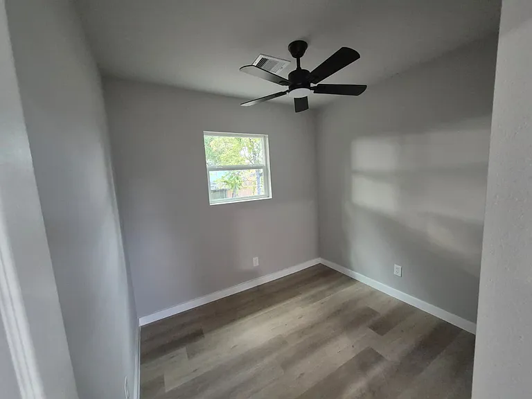 2209 Gano St #4 — Photo 3