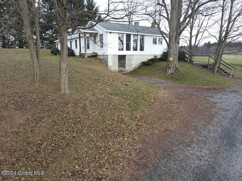 2nd image of 1871 Carlisle Road