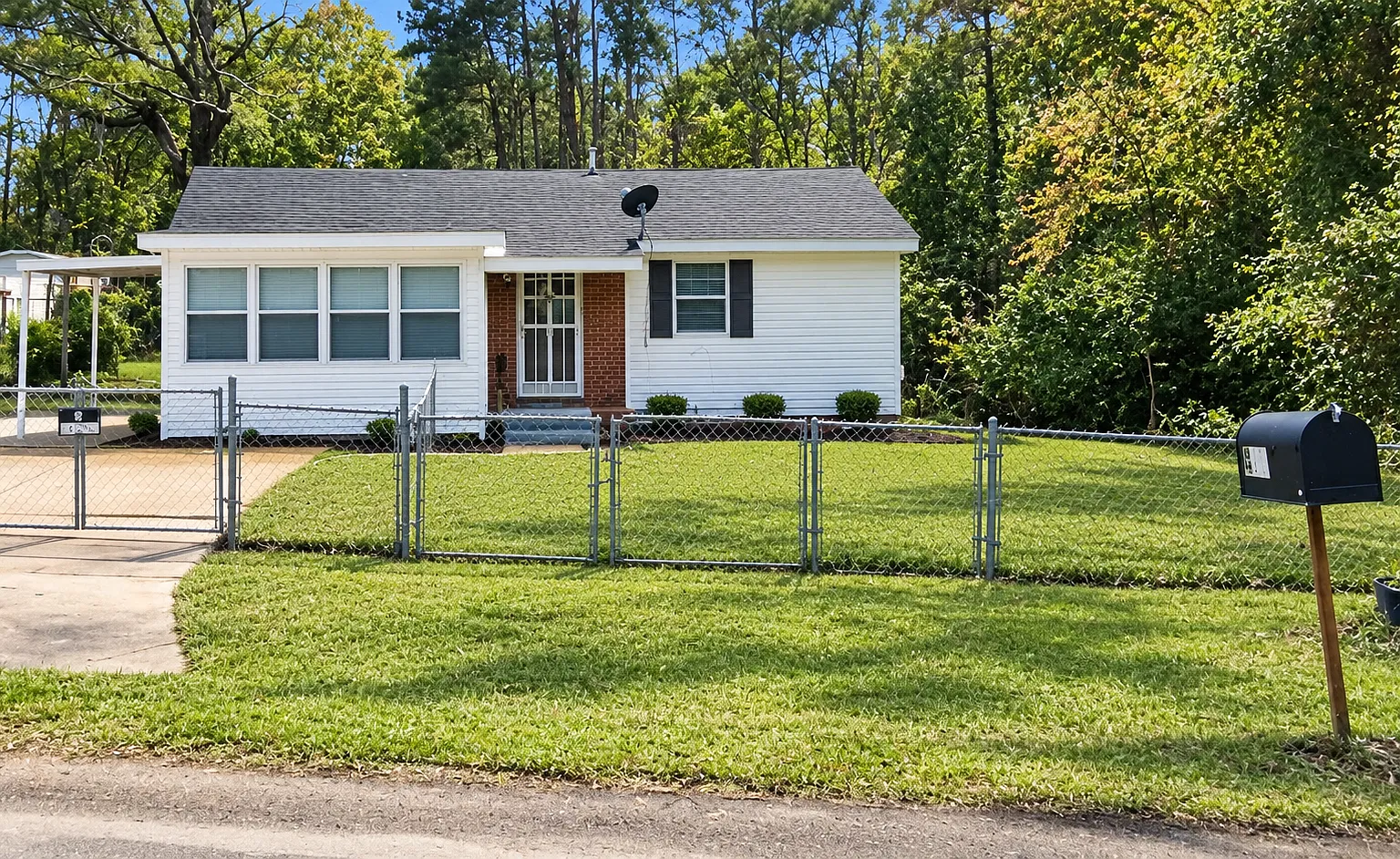 5 bed, 2054 sqft, $1,400 — Photo 1