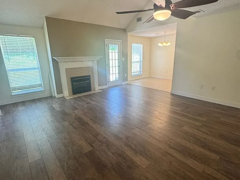 712 Denise Dr — Photo 10