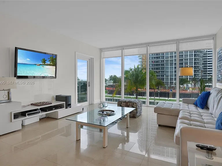 10275 Collins Ave #315 — Photo 3
