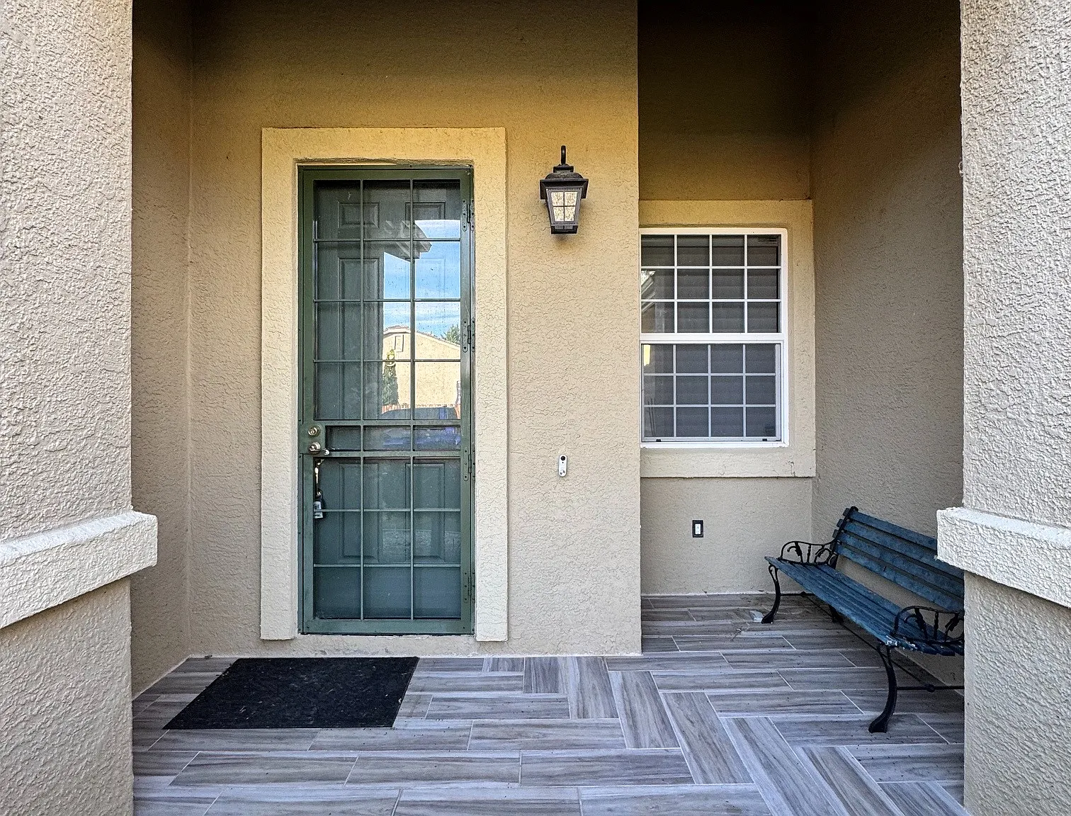 3 bed, 2299 sqft, $2,700 — Photo 2