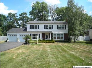 7 Little John Rd, Manalapan, NJ 07726