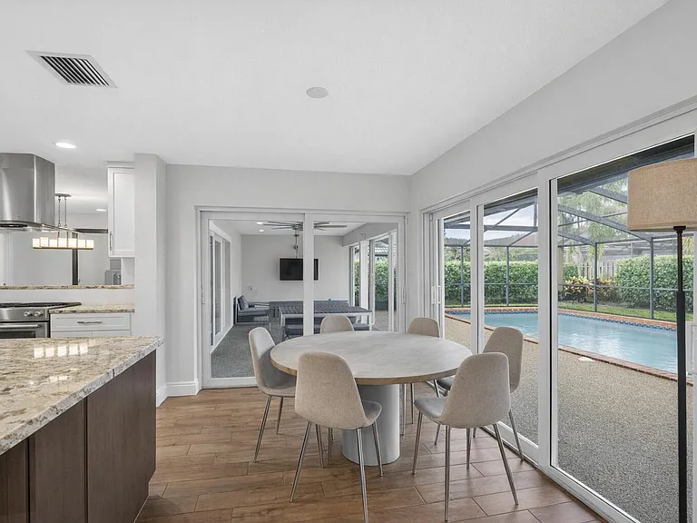 650 SW 16th St — Photo 14