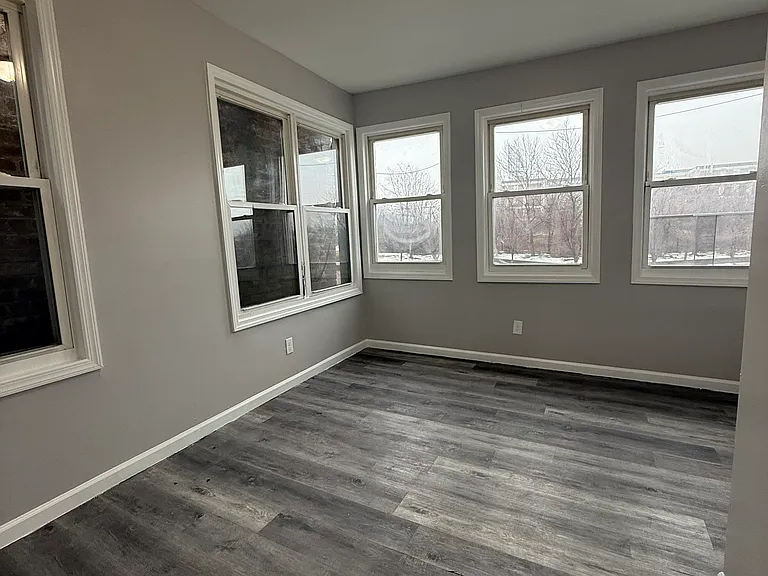 71 W Runyon St #1L — Photo 2