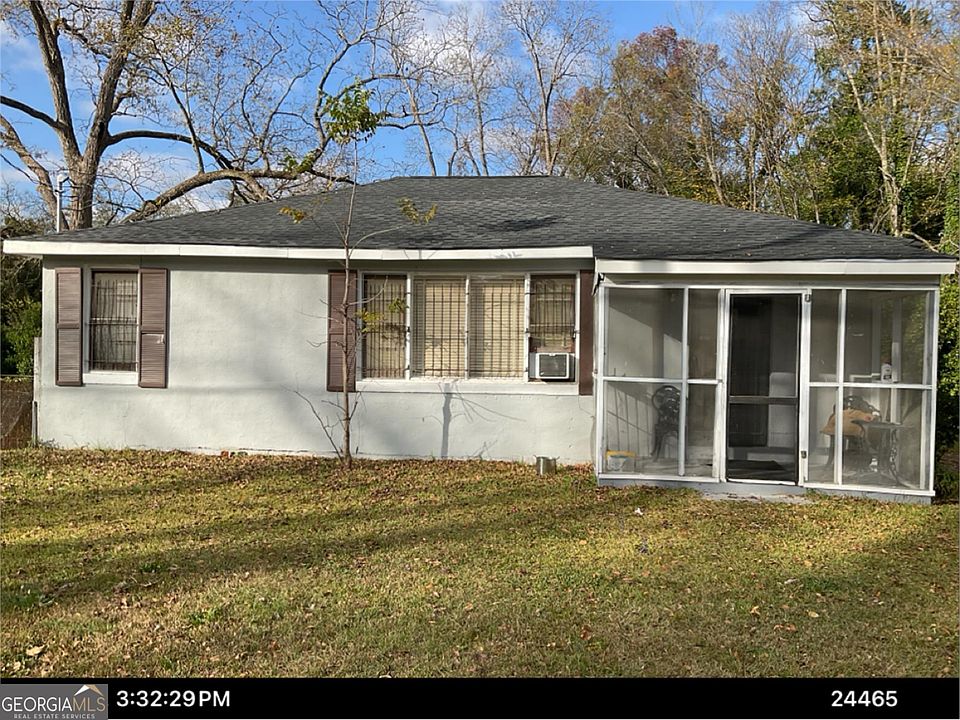 1st image of 2671 Roy St