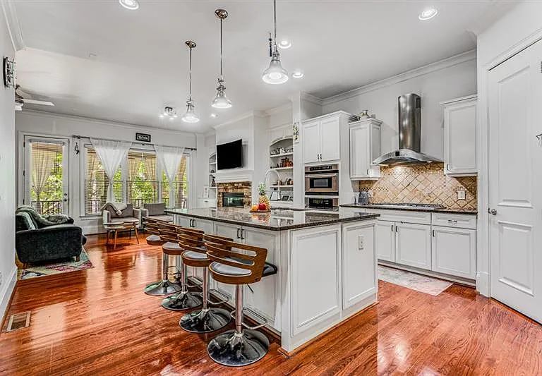 395 Laurent St NW #6 — Photo 6
