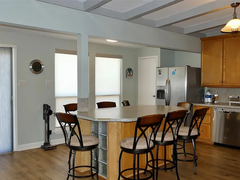 58 Lakeside Dr — Photo 16